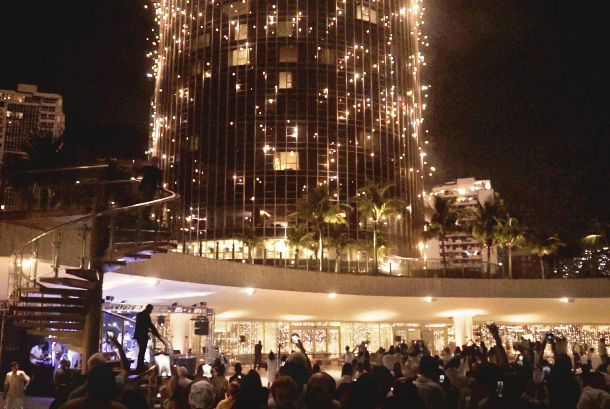 Hotel Nacional Rio De Janeiro - Oficial المظهر الخارجي الصورة The 2007 lighting of the Christmas tree at the Hilton San Diego
