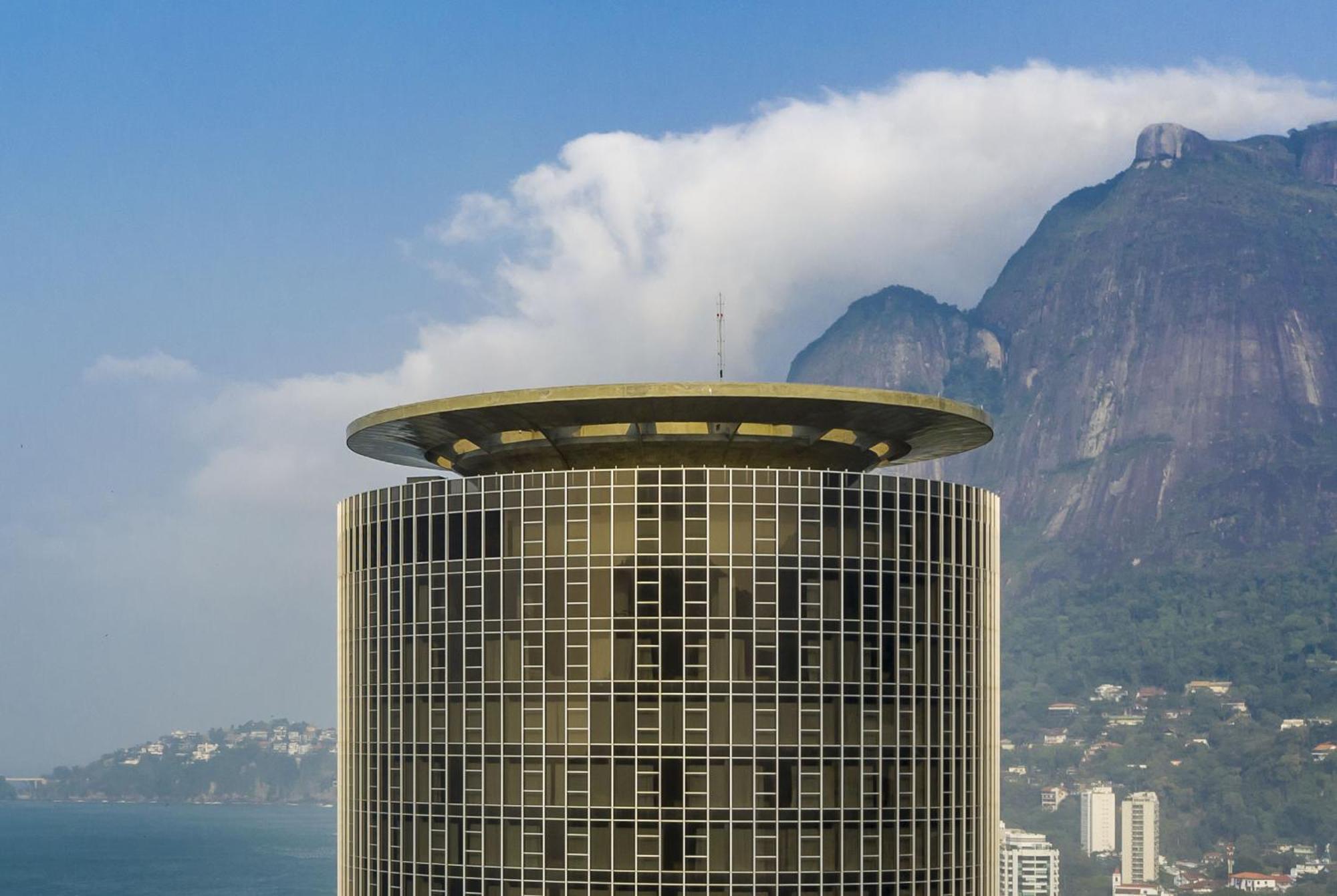 Hotel Nacional Rio De Janeiro - Oficial المظهر الخارجي الصورة The distinctive "saucer" top of the Niterói Contemporary Art Museum