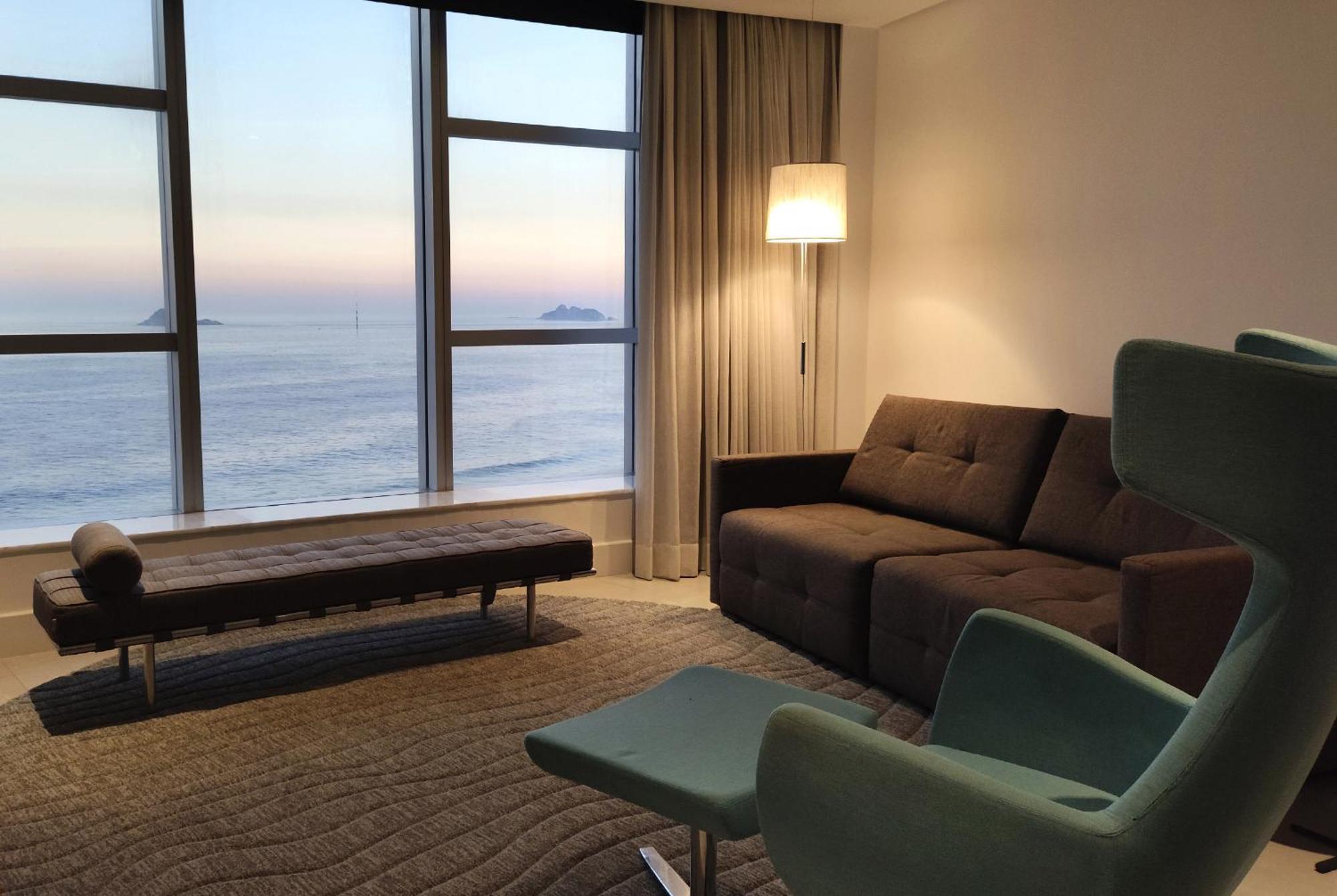 Hotel Nacional Rio De Janeiro - Oficial المظهر الخارجي الصورة A living room in a hotel suite